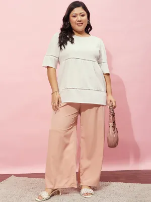 Berrylush Curve White Solid Round Neck Short Sleeve Regular Top