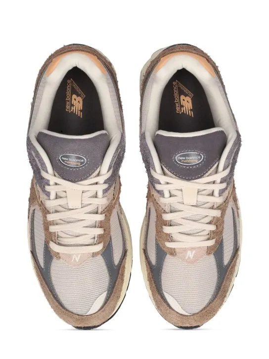 New Balance   2002 sneakers 