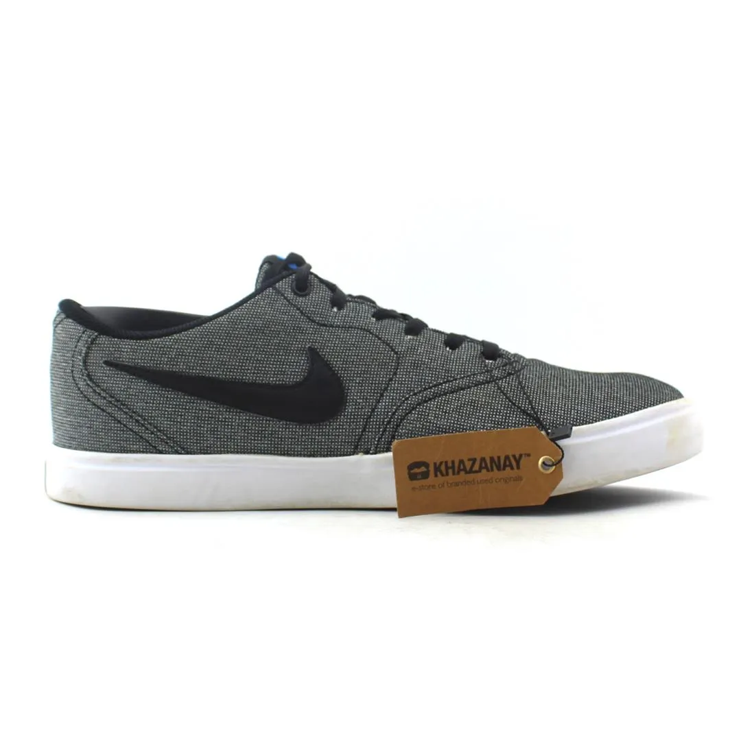 NIKE  CHECK SOLARSOFT CANVAS