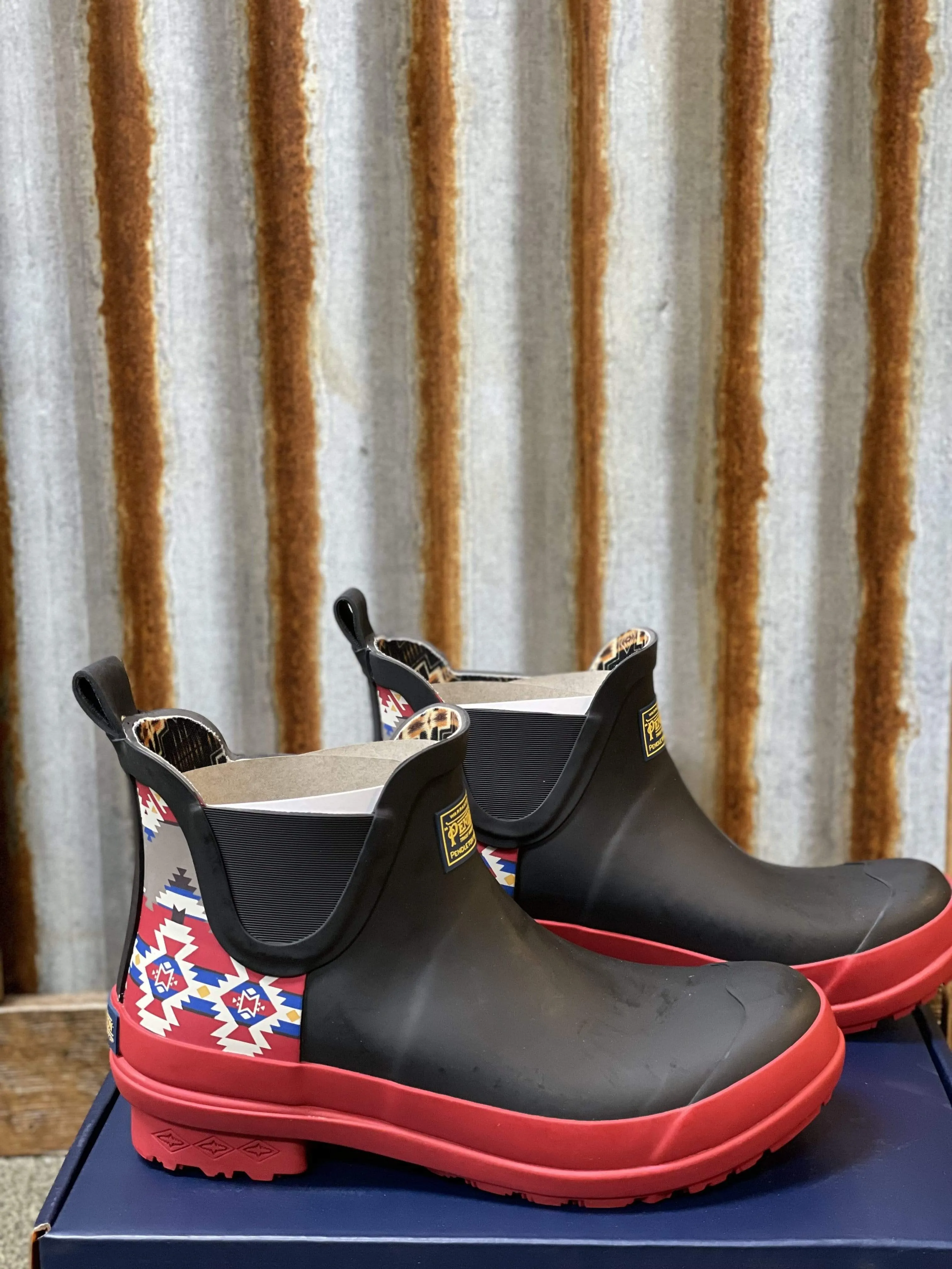 Pendelton Heritage min Majesty Chelsesa Rain boots