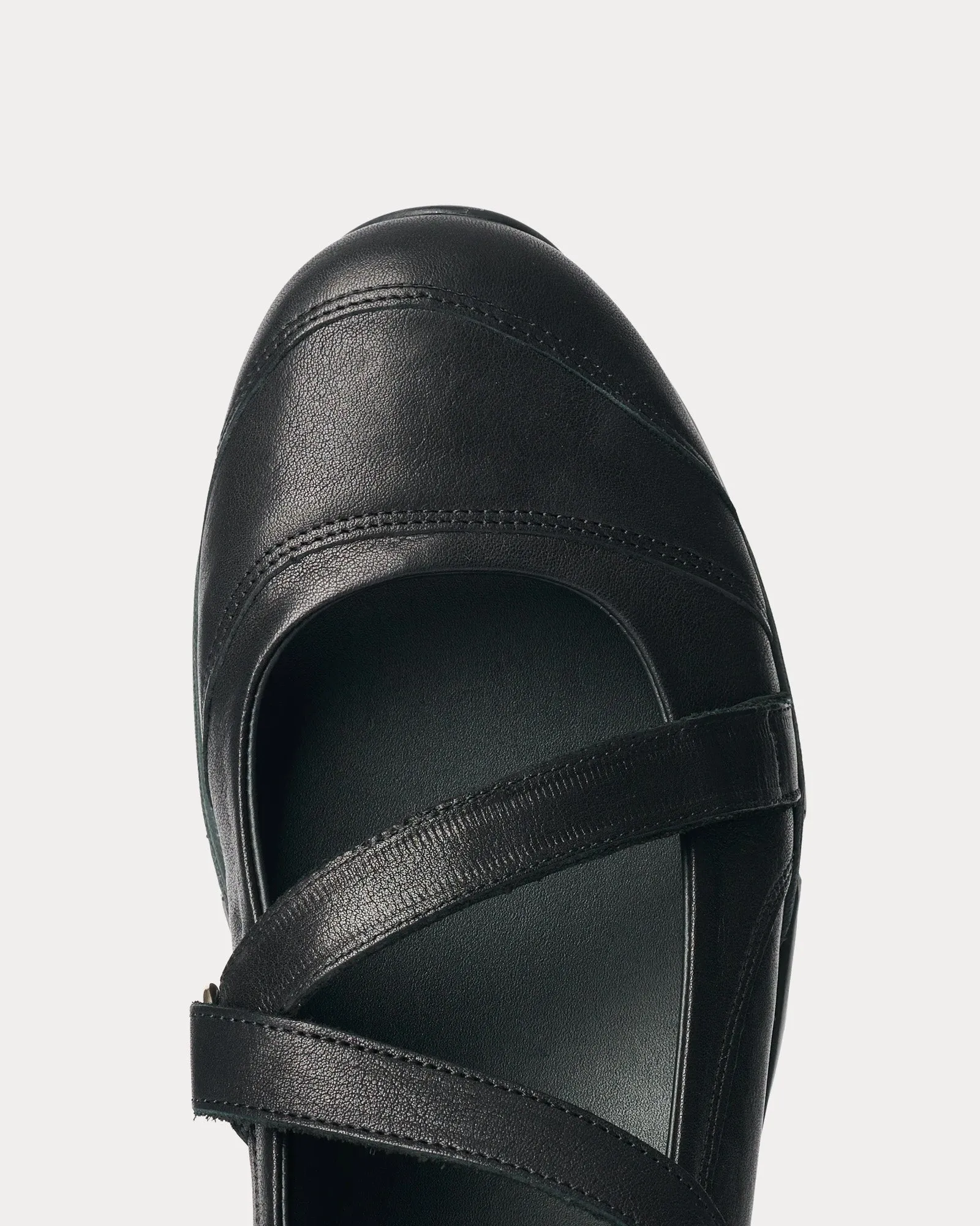 Sweetheart Dress Leather Black Swan Slip On Sneakers